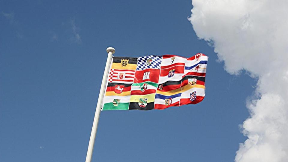 Flagge mit allen Bundesländern