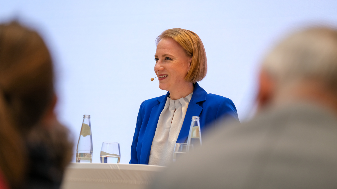 Frau Kari auf der Frühjarskonferenz Frau Kari auf der Frühjarskonferenz